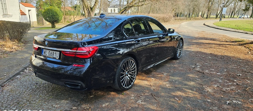BMW Seria 7 cena 165000 przebieg: 260000, rok produkcji 2016 z Legionowo małe 497